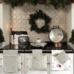 Snow Season Serving Tray - Large 6 Snow Season Serving Tray - Large -Sophie Allport AW22 snowseason kitchen full collection3 lifestyle high res square 066e39cb 054d 4c0d bede b597aa8afe69