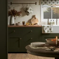 Acorn & Oak Leaves Pot Grab -Sophie Allport AW23 ACORN OAK KITCHEN HERO SQUARE efc2f664 9bc2 457b 9d58 c457a4cbdb05