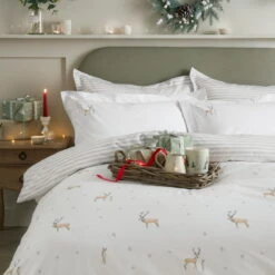 Christmas Stags Bedding Set -Sophie Allport AW23 CHRISTMASSTAGS01 SQUARE ALT