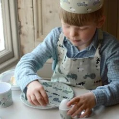 On The Farm Childrens Melamine Set -Sophie Allport MCS2401OnTheFarmMelamineSetLifestyleHighRes1