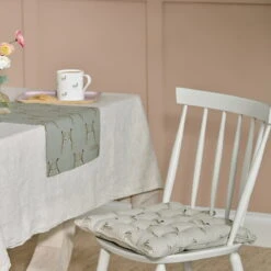 Boxing Hares Table Runner -Sophie Allport SS23 Hares ALL25450 Chair Pad Square