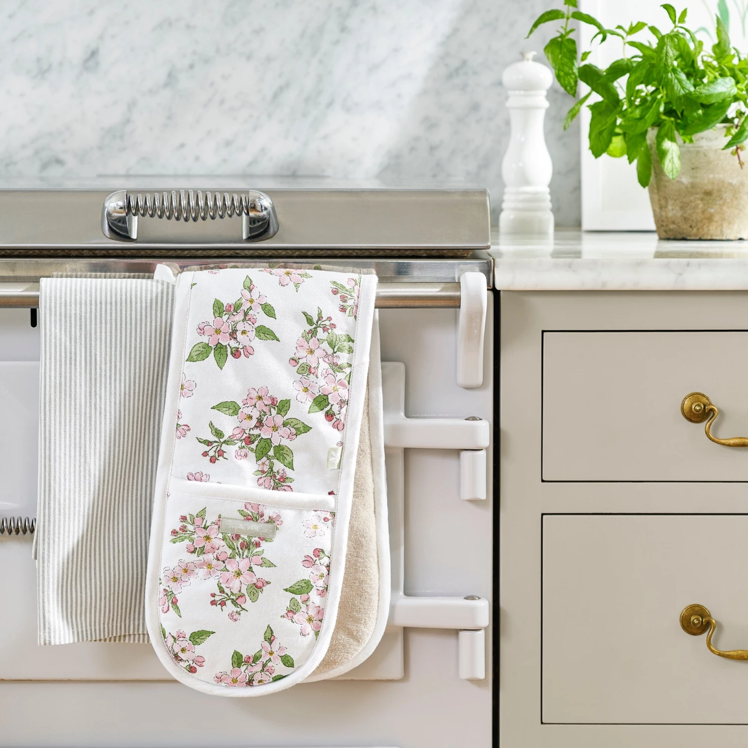 Blossom Double Oven Glove 3 Blossom Double Oven Glove - Image 3