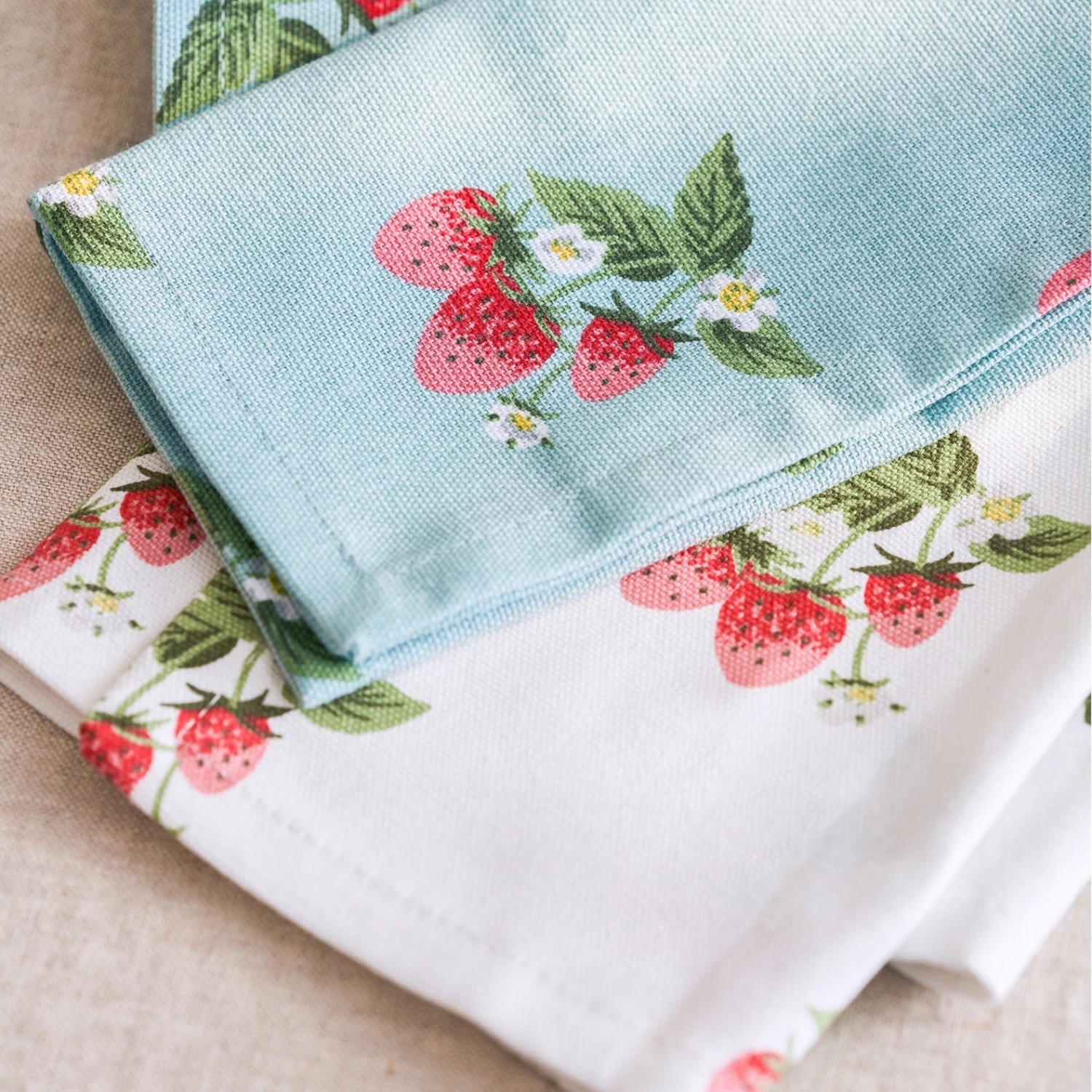 Strawberries Blue & White Napkins (Set Of 4) 2 Strawberries Blue & White Napkins (Set Of 4) - Image 2