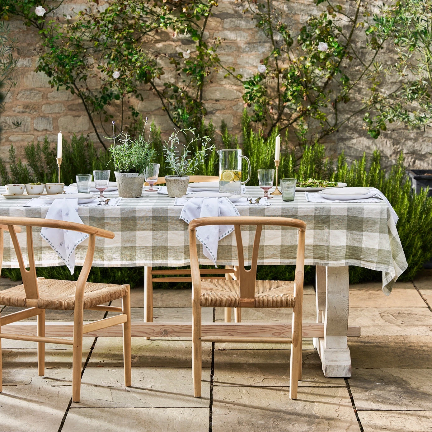 Bees Embroidered Fabric Placemats (Set Of 2) 3 Bees Embroidered Fabric Placemats (Set Of 2) - Image 3