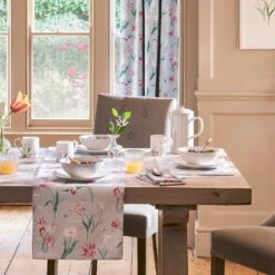 Tulips Table Runner 8 Tulips Table Runner -Sophie Allport SS24 TULIPS DINING HERO SQUARE