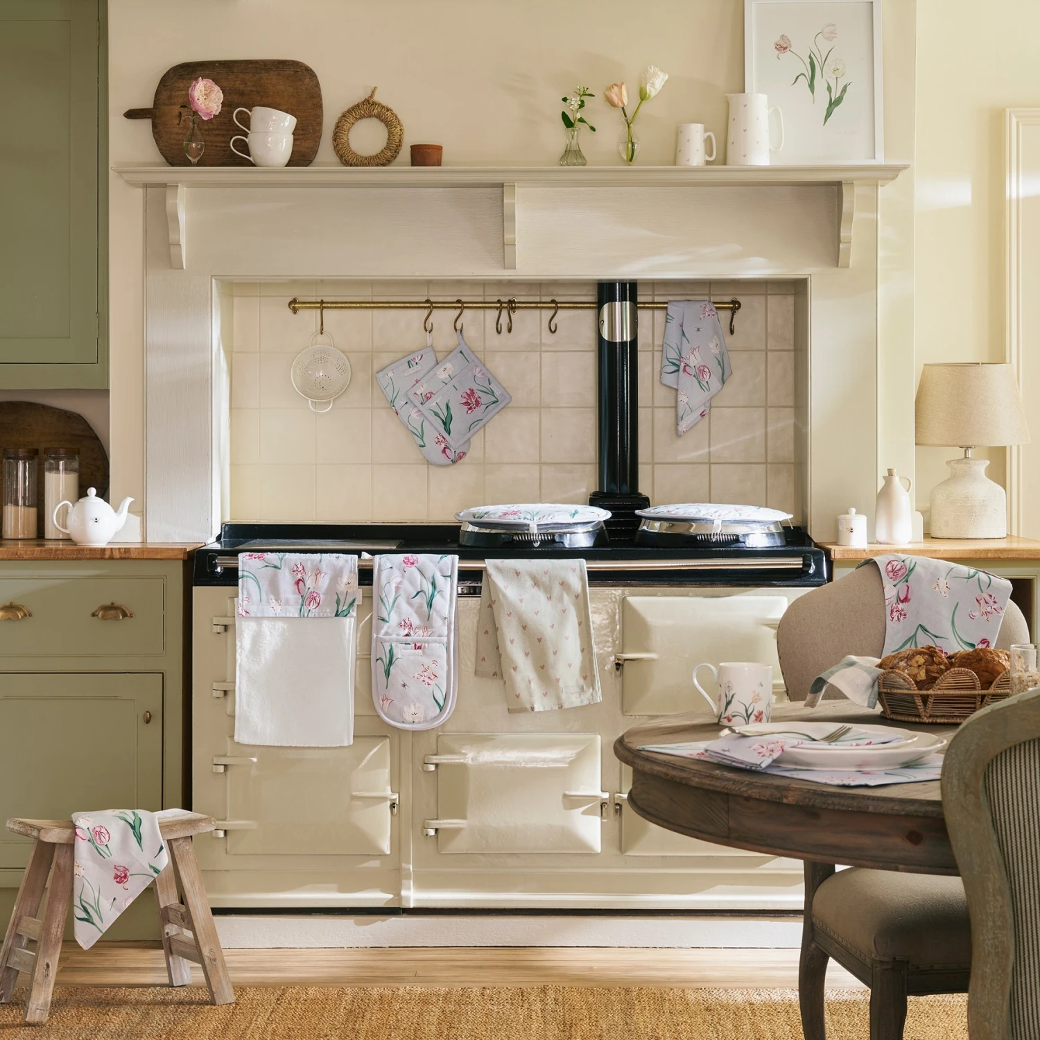 Tulips Tea Towel 4 Tulips Tea Towel - Image 4