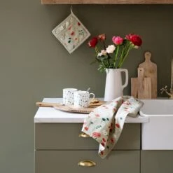 Poppy Meadow Tea Towel (Set Of 2) -Sophie Allport all103602 all103125 bm10301 pt10326 pt10345 poppy meadow mug tea towels pot grab tray lifestyle high res square 2