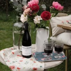 Poppy Meadow Tea Towel (Set Of 2) -Sophie Allport all103602 pt10326 poppy meadow tea towels tray outdoor lifestyle high res square e51cab6c 65b4 4836 be86 f5872080a292