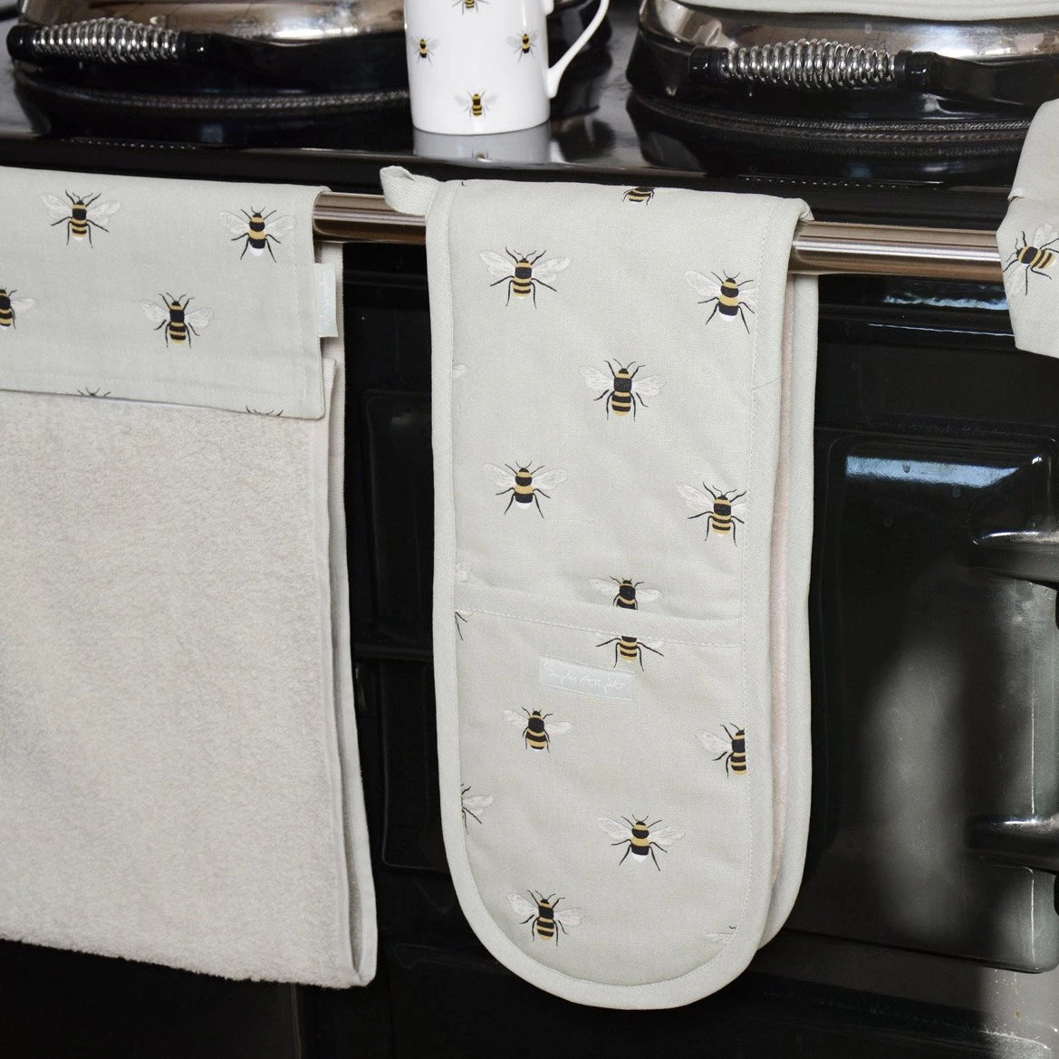 Bees Roller Hand Towel 2 Bees Roller Hand Towel - Image 2