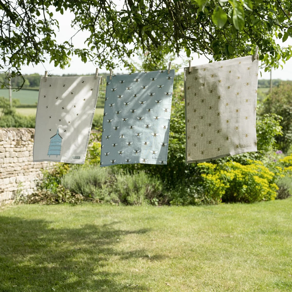 Bees Linen Tea Towel 4 Bees Linen Tea Towel - Image 4
