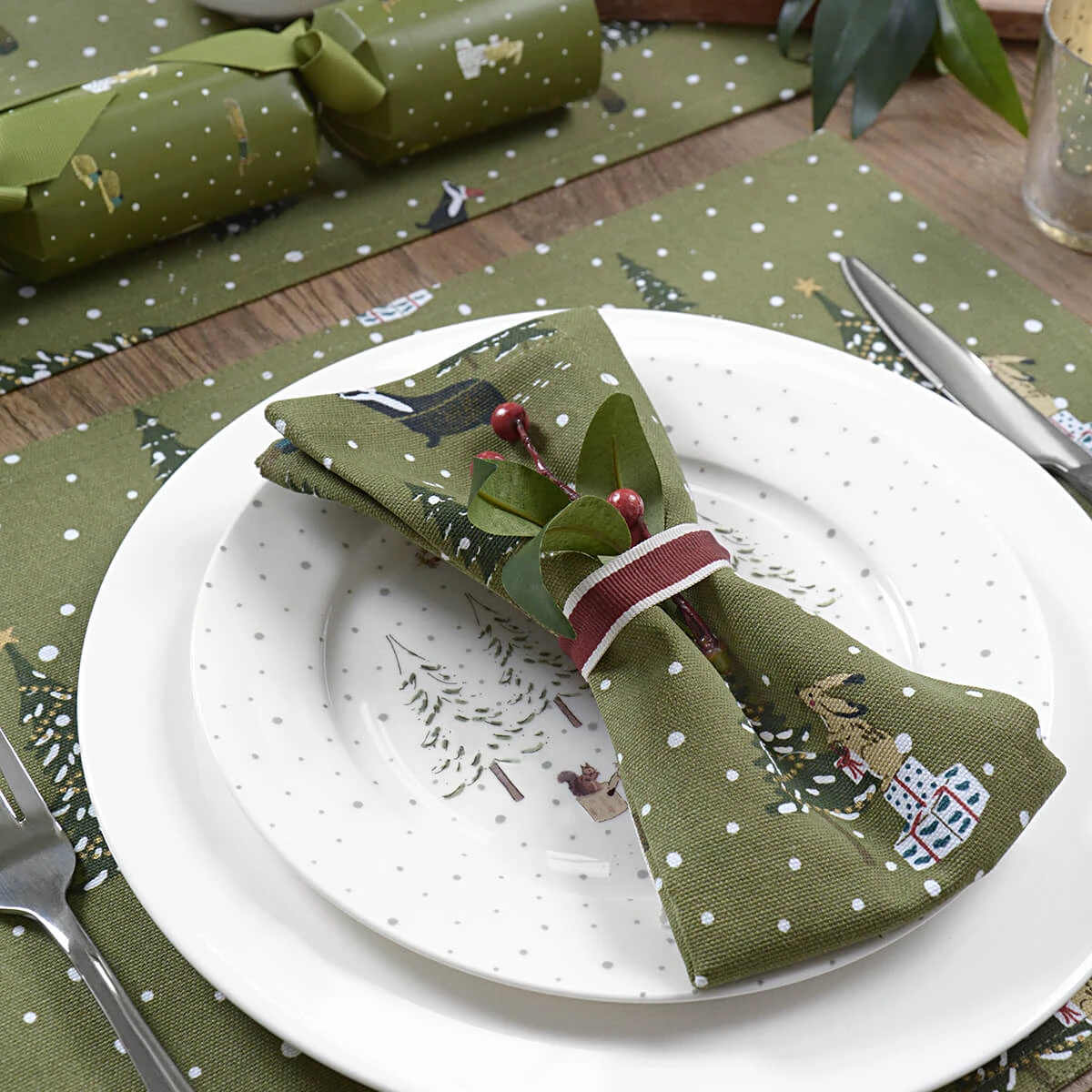 Festive Forest Napkins (Set Of 4) 1 Festive Forest Napkins (Set Of 4)