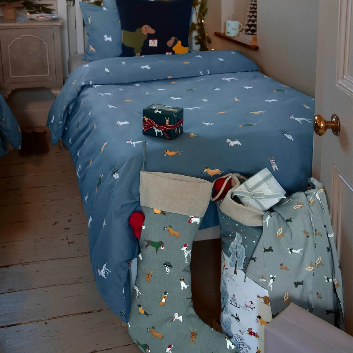 Christmas Dogs Knitted Cushion 4 Christmas Dogs Knitted Cushion - Image 4