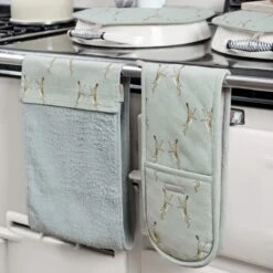Boxing Hares Double Oven Glove -Sophie Allport all95100 all95610 boxing hares double oven glove and roller hand towel lifestyle high res square eabfaf71 e7dd 45bf 90f6 3be67b41f52e