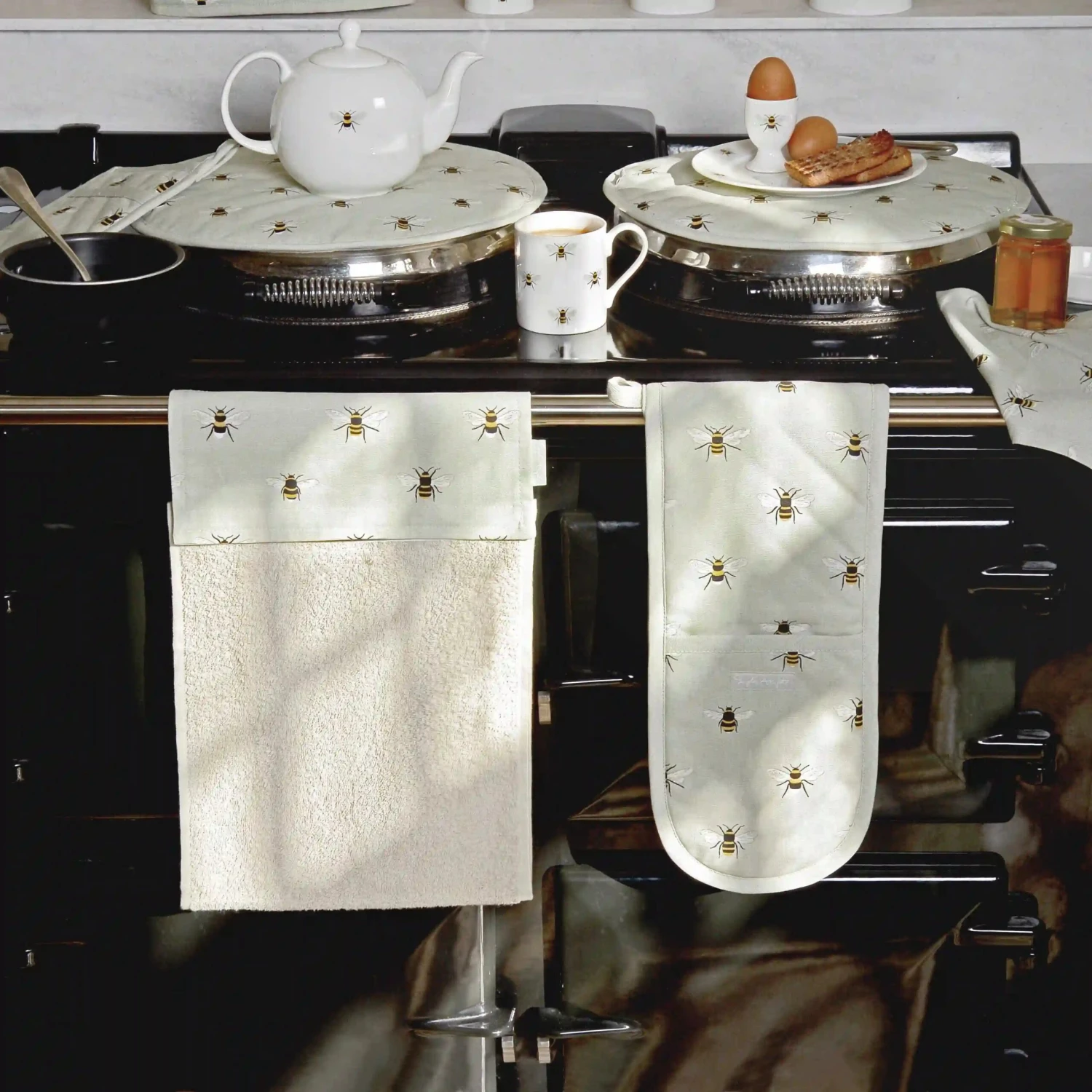 Bees Double Oven Glove 3 Bees Double Oven Glove - Image 3