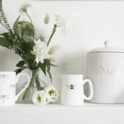 Bees Solo Jug -Sophie Allport bm5702 mj3600 sjs36 all36602 dragonfly and bee colection kitchen lifestyle high res square