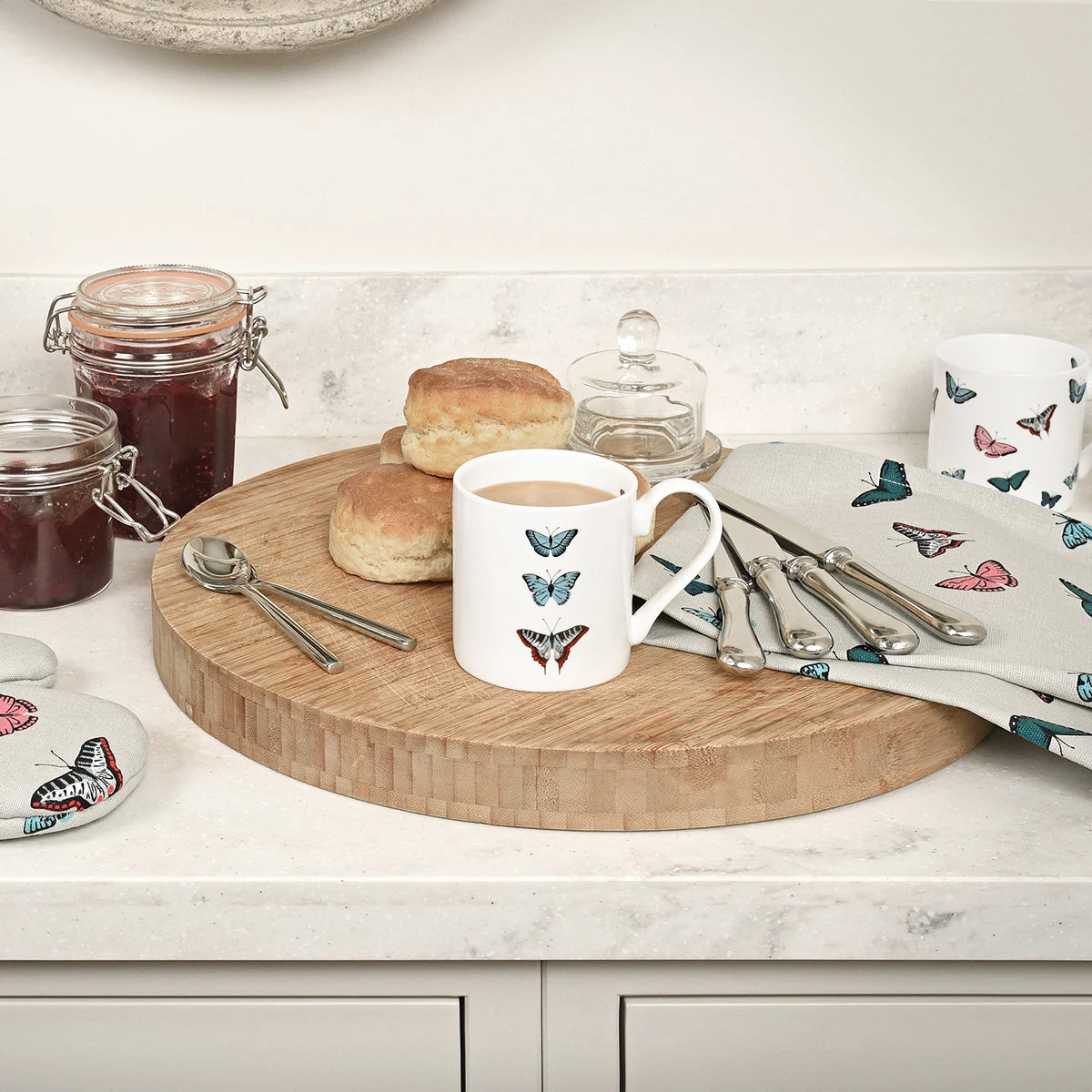 Butterflies Solo Mug 2 Butterflies Solo Mug - Image 2