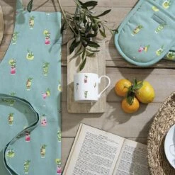 Cocktails Double Oven Glove -Sophie Allport bm9601 all96250 all96100 cocktails mug standard adult apron and double oven glove lifestyle high res square