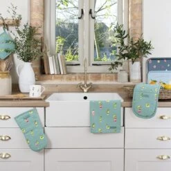 Cocktails & Strawberries Serving Tray - Large 7 Cocktails & Strawberries Serving Tray - Large -Sophie Allport cocktails kitchen collection lifestyle high res square 0f3074b8 f7a5 486f 9631 1bd184d4ca76