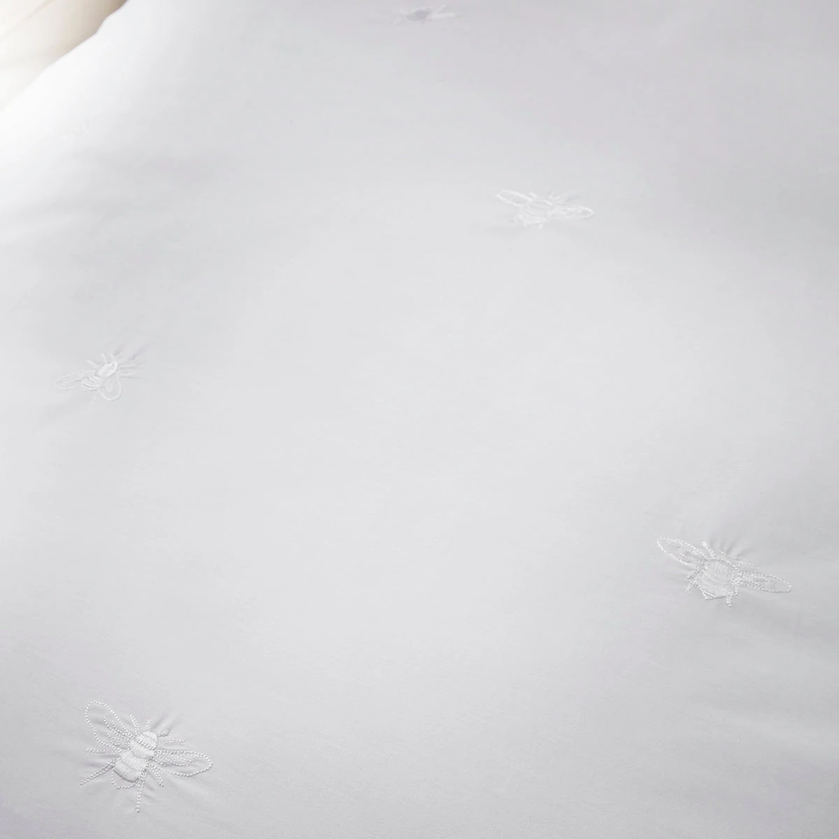 Bees Embroidered Bedding Set 3 Bees Embroidered Bedding Set - Image 3