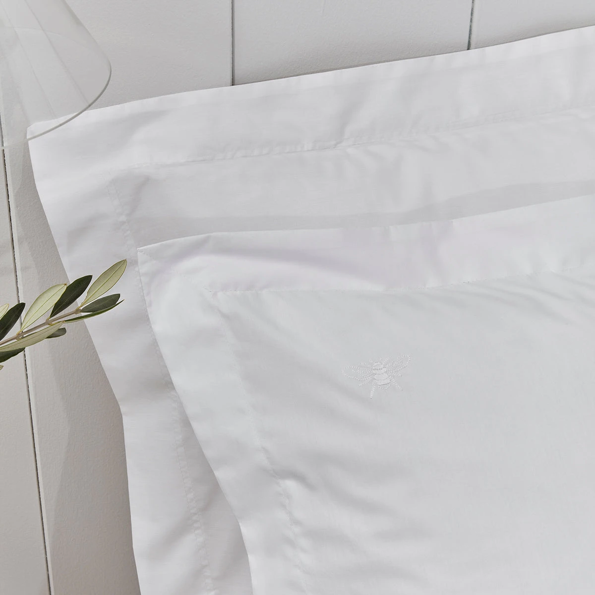 Bees Embroidered Pair Of Oxford Pillowcases 2 Bees Embroidered Pair Of Oxford Pillowcases - Image 2