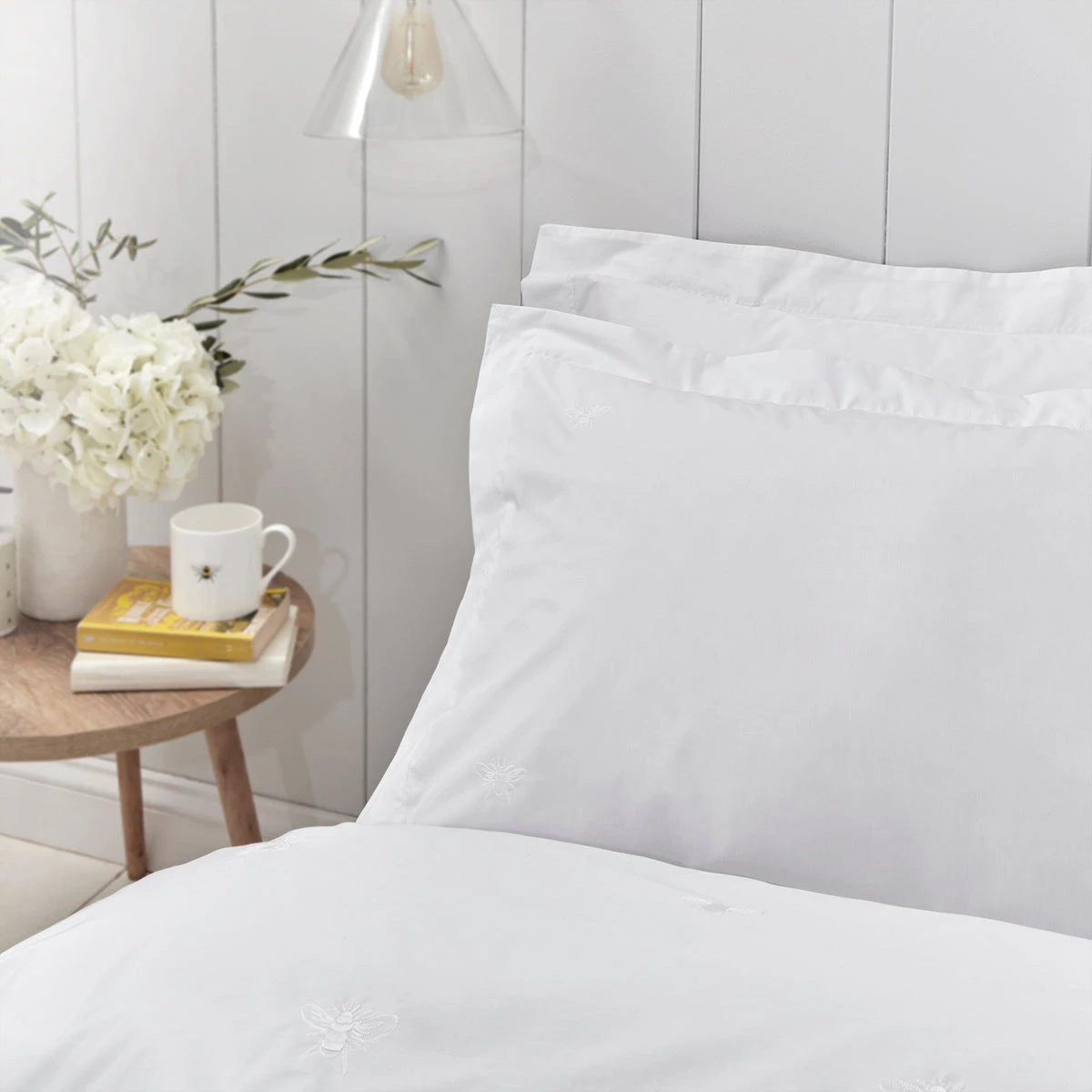 Bees Embroidered Bedding Set 2 Bees Embroidered Bedding Set - Image 2