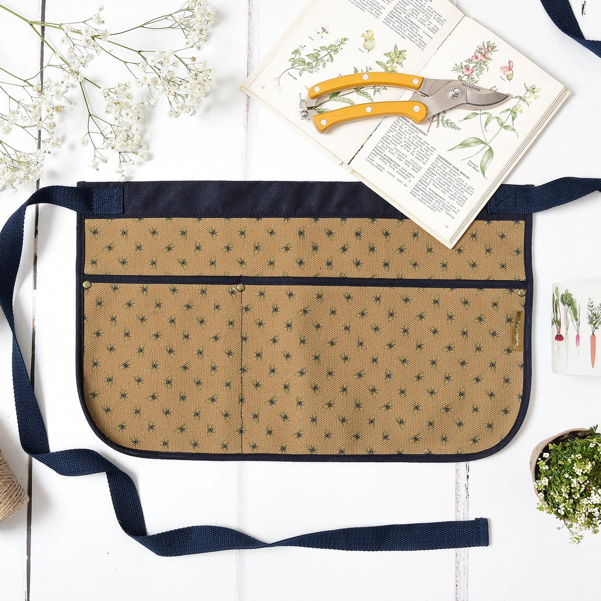 Bees Garden Belt Apron 4 Bees Garden Belt Apron - Image 4