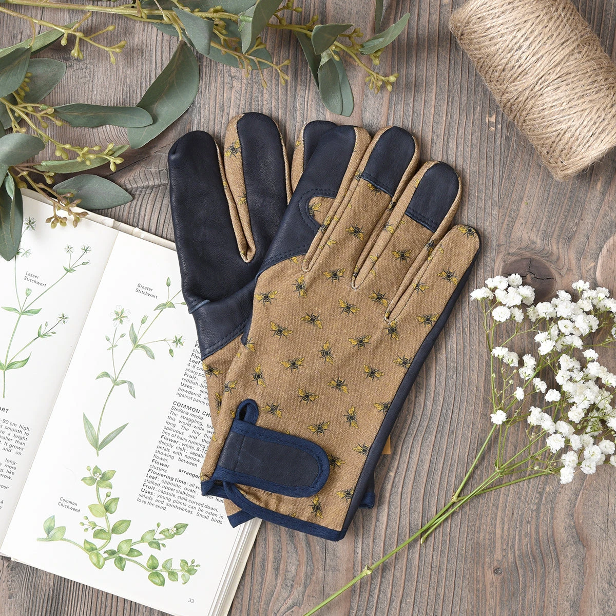 Bees Gardening Gloves 1 Bees Gardening Gloves