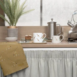 Giraffe Tea Towel -Sophie Allport giraffe zsl kitchen collection lifestyle high res square b26f8134 6592 4fb5 8bd3 1ea8f1974357