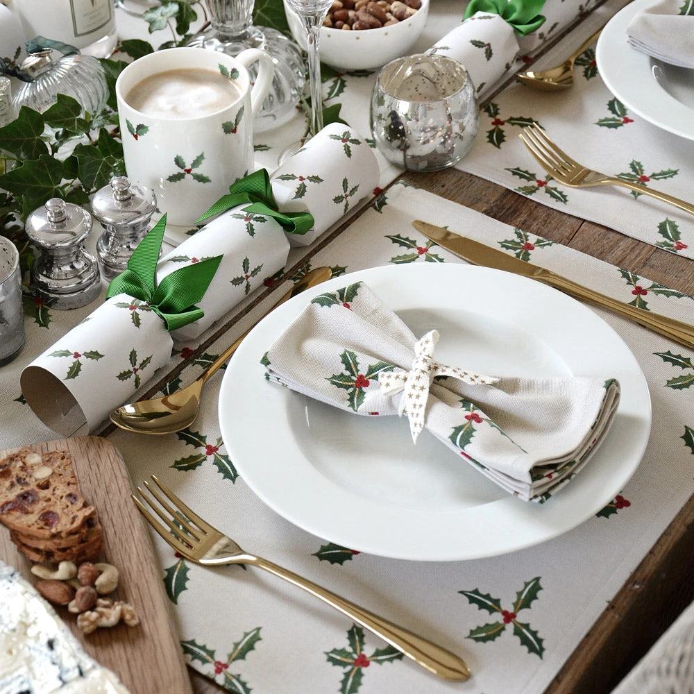 Holly & Berry Napkins (Set Of 4) 5 Holly & Berry Napkins (Set Of 4) - Image 5