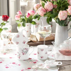 Peony Mug -Sophie Allport im5604 im5603 peony large mug lifestyle web 1 c2763964 497d 4bb5 90ce 85fa93b54992