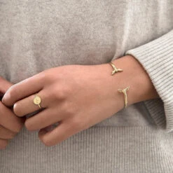 Bees Gold Plated Ring -Sophie Allport jbbgp3602b jrgp36 bees bangle bracelet and coin ring gold plated lifestyle high res square 4156a48c 8ba7 4c10 9edb 36f9c24fdb1e