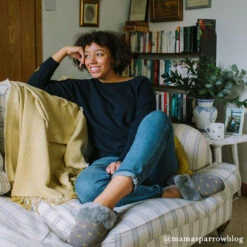 Bees Cashmere Jumper -Sophie Allport ksjc36m bees knitted jumper cashmere 2 lifestyle high res2