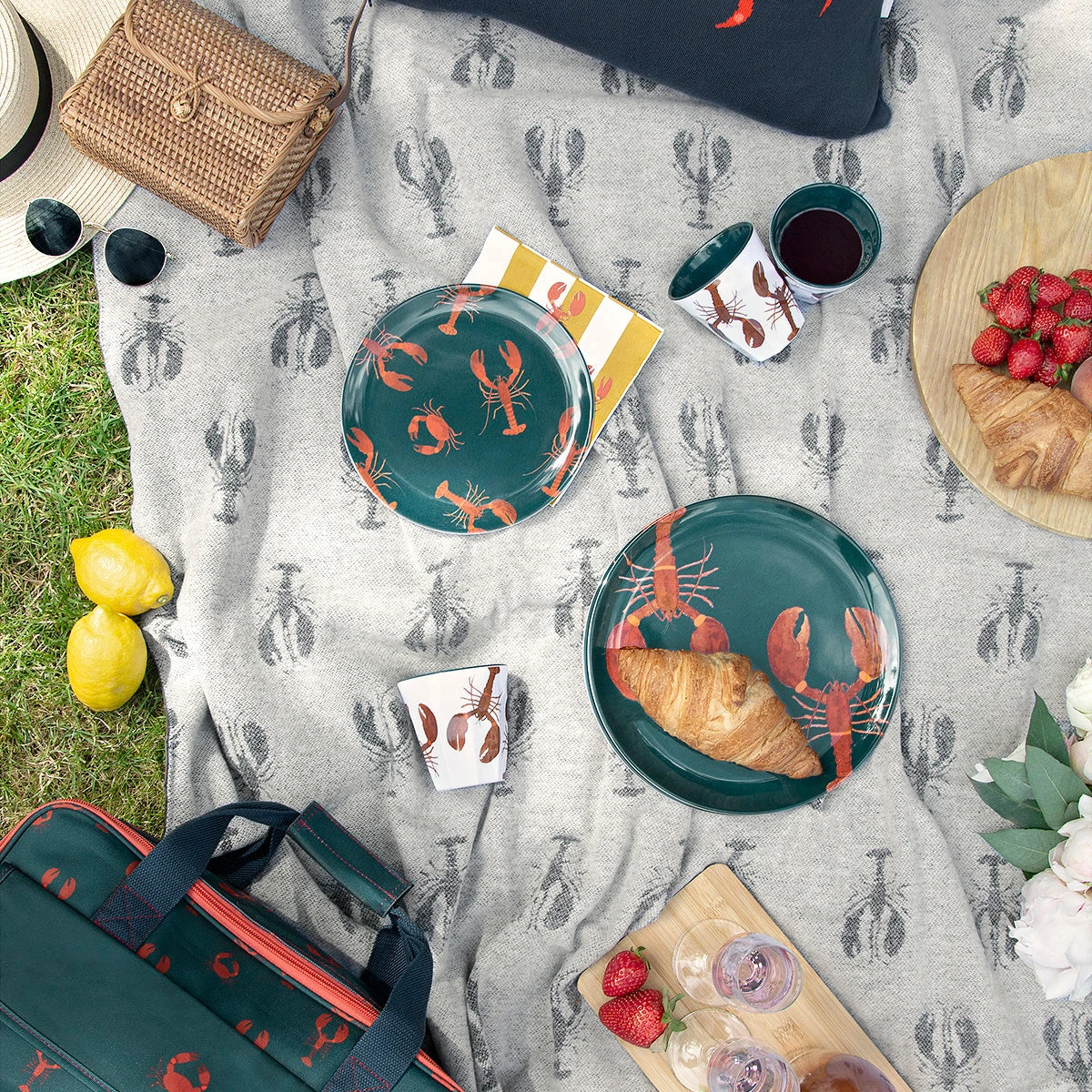 Lobster Melamine Beaker 4 Lobster Melamine Beaker - Image 4