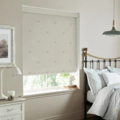 Hare Linen Made To Measure Roller Blind -Sophie Allport rlb25lm2m hare linen artwork roller blind made to measure lifestyle 2 high res square