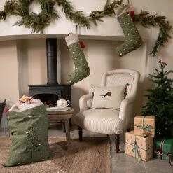 Robin Linen Blend Embroidered Cushion -Sophie Allport robin Christmas collection lounge landscape lifestyle high res square be6e54ab 3517 4829 9d71 9352592db546